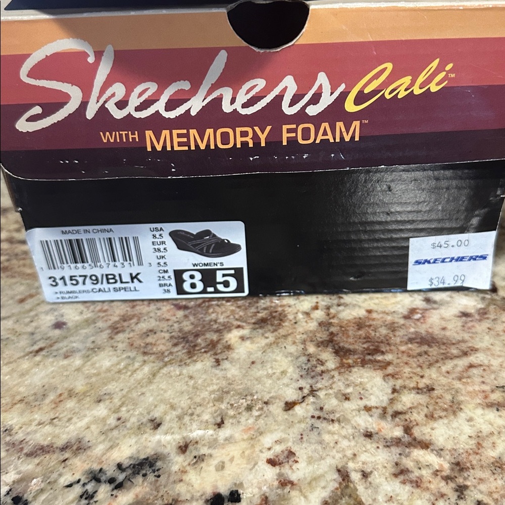 Skechers Cali Black Strappy Wedge Sandals - Picture 2 of 4